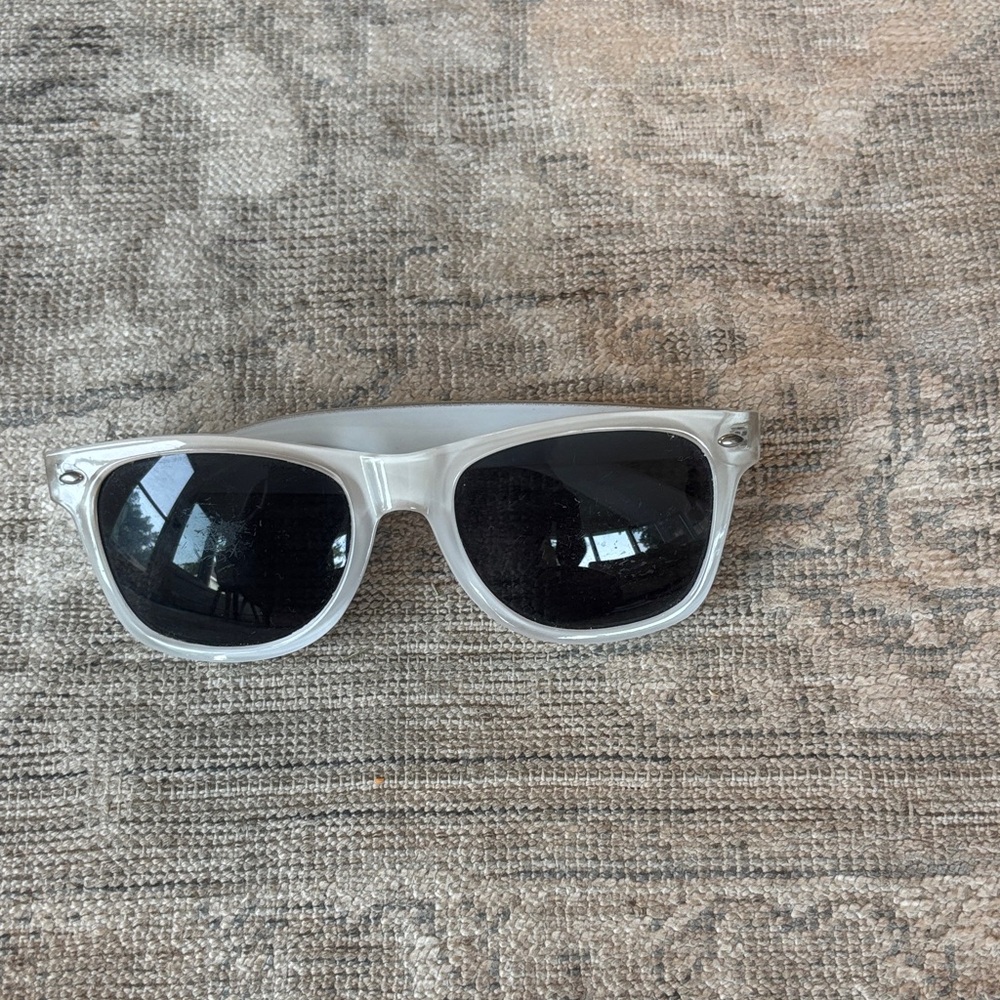 Stylish Clear Frame Sunglasses
